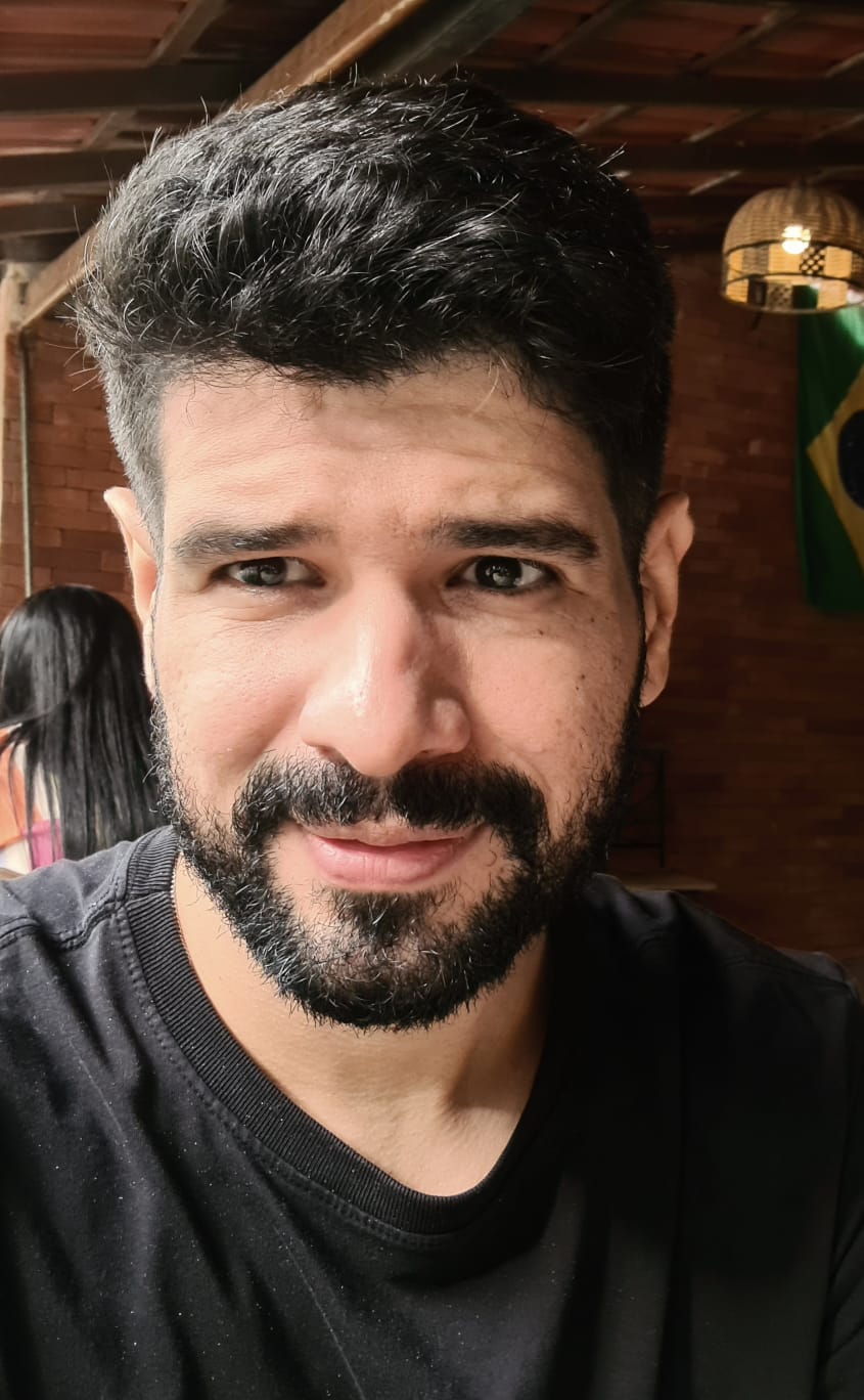 Foto do Prof. Célio Simonacci